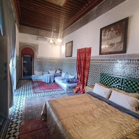Suite In A Xviiie Palace Fès Exteriör bild
