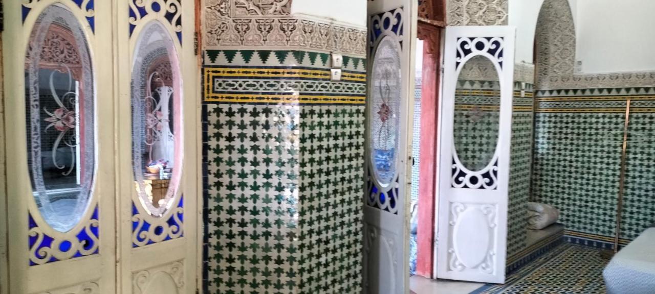 Suite In A Xviiie Palace Fès Exteriör bild